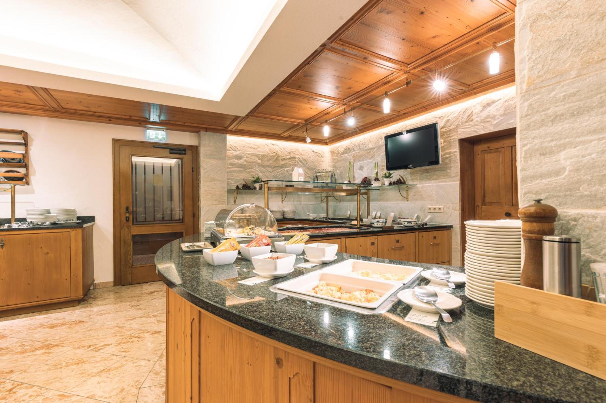 אישגל Hotel Olympia מראה חיצוני תמונה
